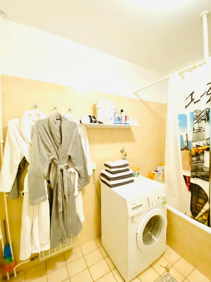 Welcome To Messe!-Two-Bedroom Apartment&Balcony Hannover Exteriör bild