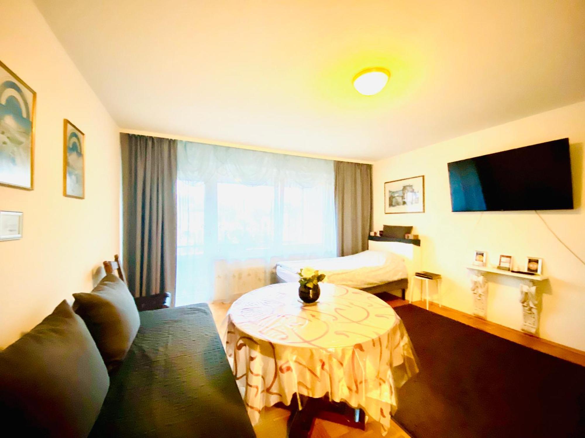 Welcome To Messe!-Two-Bedroom Apartment&Balcony Hannover Exteriör bild